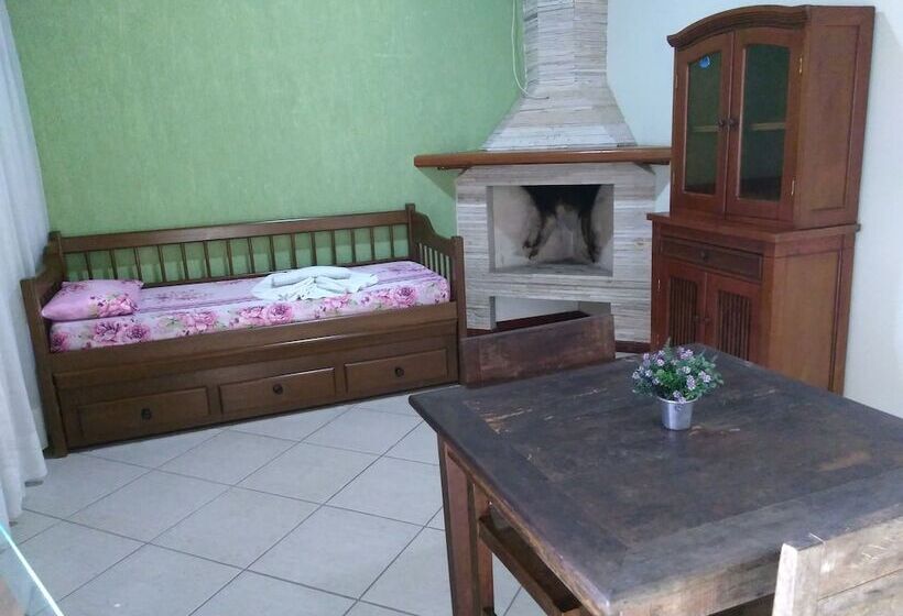 Pousada Flor Do Jambeiro   Hostel