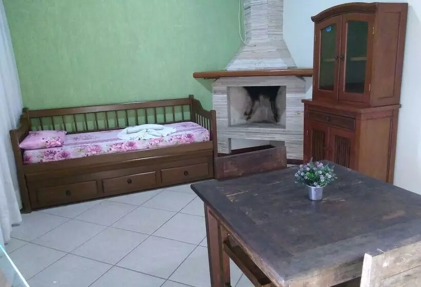 Pousada Flor Do Jambeiro   Hostel