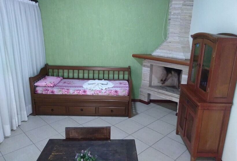 Pousada Flor Do Jambeiro   Hostel