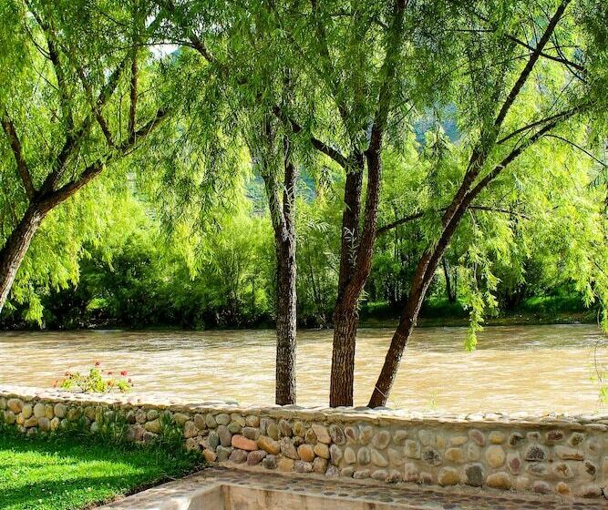 Hotelli Ribera Del Valle