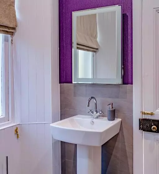 پانسیون Carradales Luxury Guest House