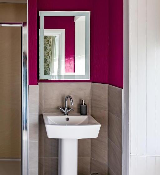 פנסיון Carradales Luxury Guest House