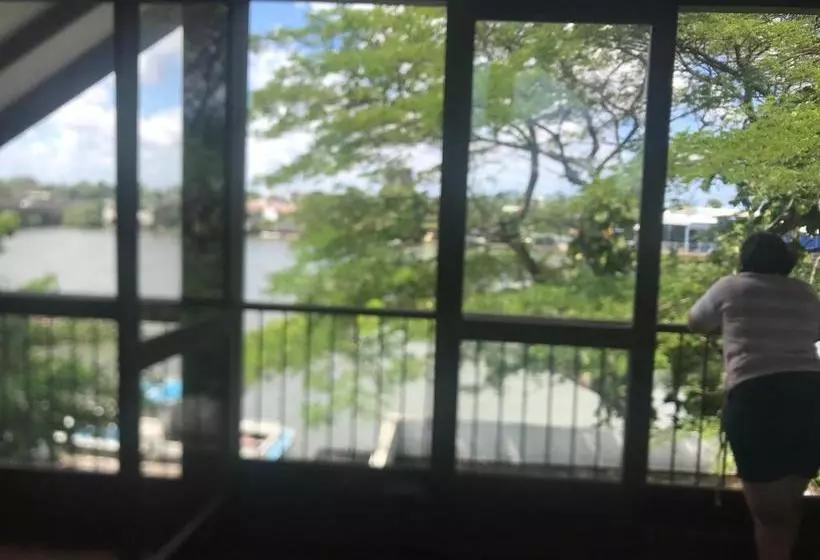 پانسیون Villa On The Edge