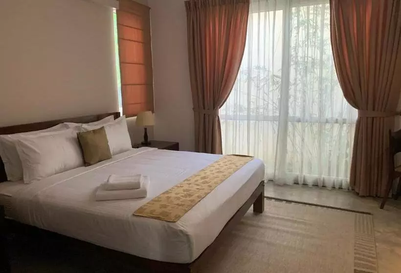 پانسیون Villa On The Edge