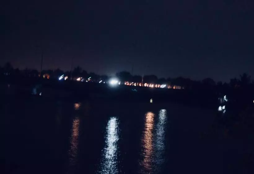 پانسیون Villa On The Edge