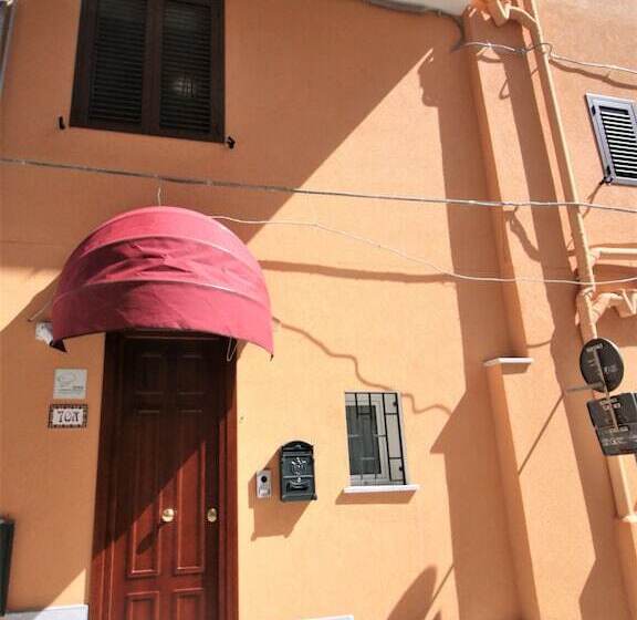 تختخواب و صبحانه La Rosatea Rooms