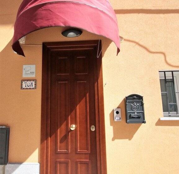 تختخواب و صبحانه La Rosatea Rooms