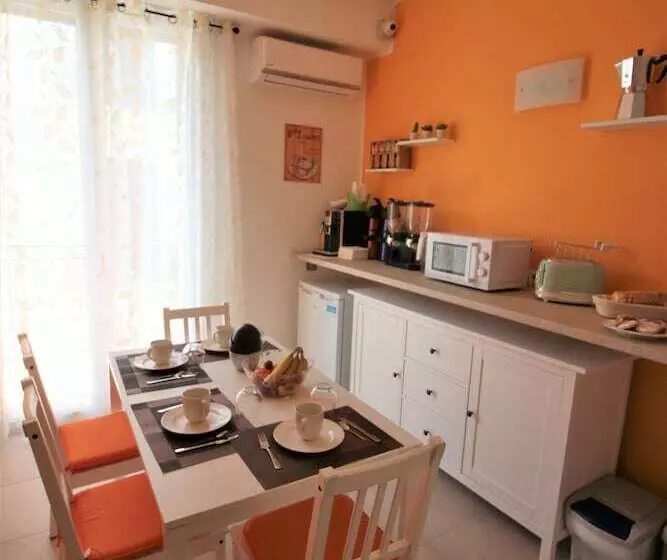 Aamiaismajoitus (B&B) La Rosatea Rooms