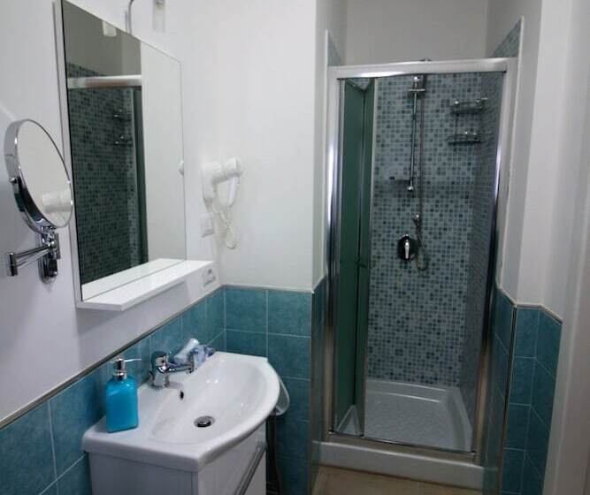 تختخواب و صبحانه La Rosatea Rooms