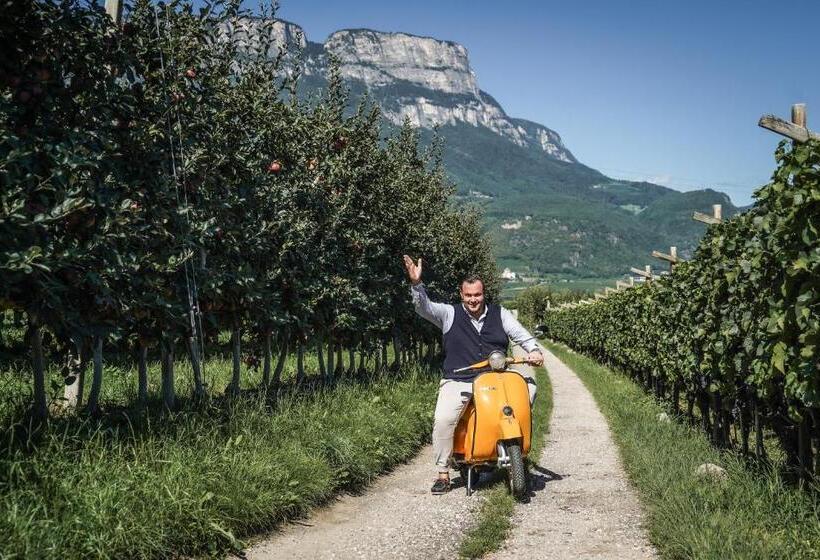 Отель Lingers Suites & Residence