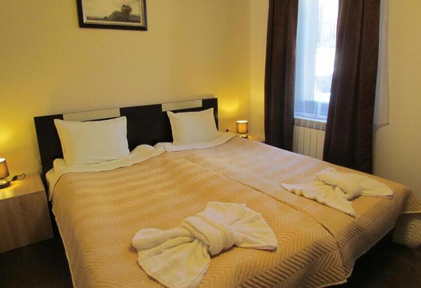 פנסיון Bavaria House