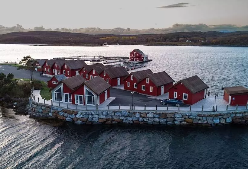 Lomakeskus Norsk Havbrukssenter  Rorbuer