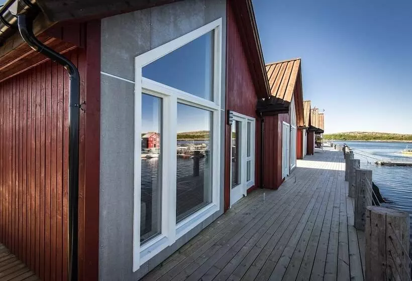 Lomakeskus Norsk Havbrukssenter  Rorbuer