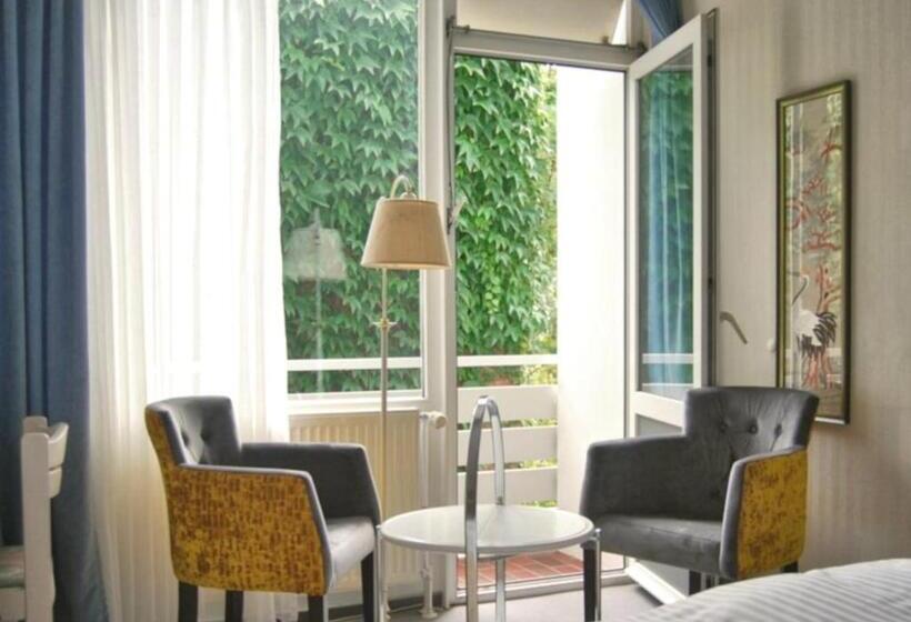 Отель Das Miramar