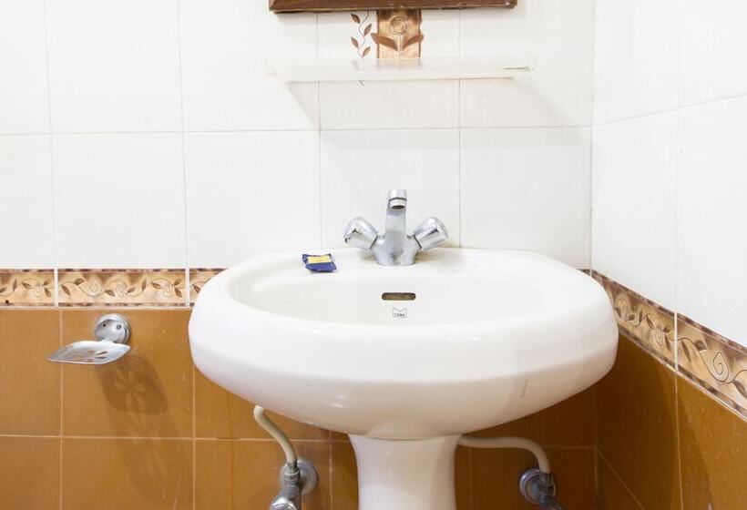 בית מלון כפרי Fabexpress Surya Mani