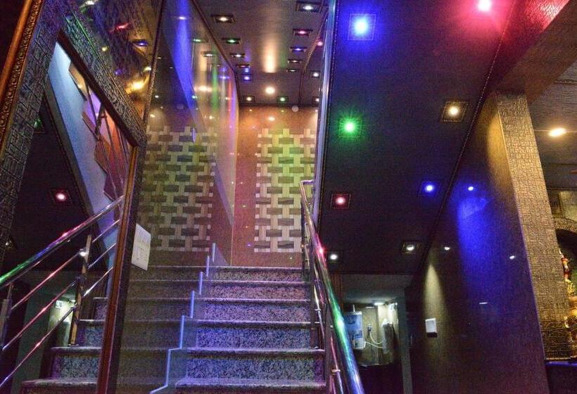 酒店 Vasanth Villa