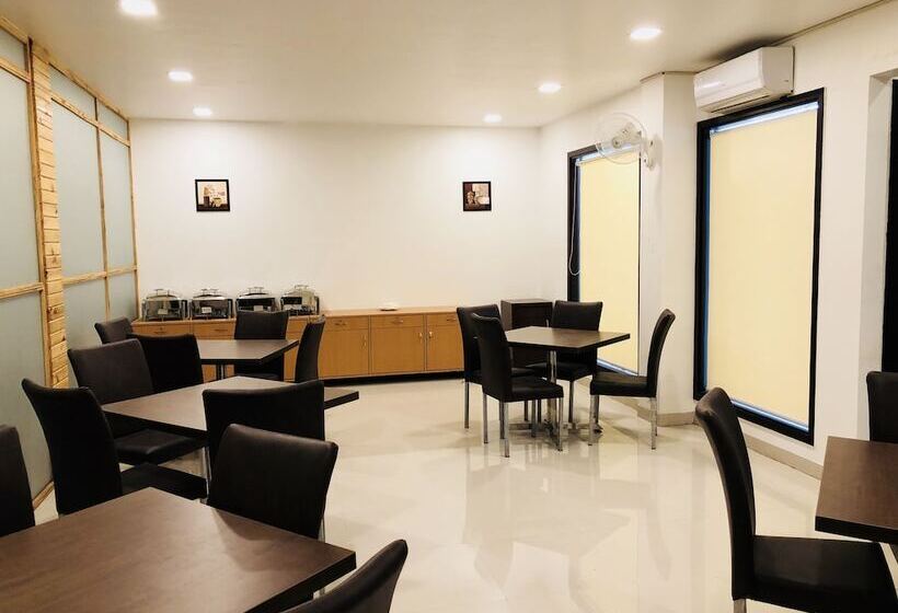 Vivid Boutique Hotel, Medanta, Gurugram