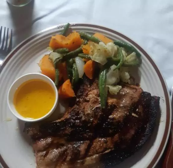 Majatalo C Mew Guest House