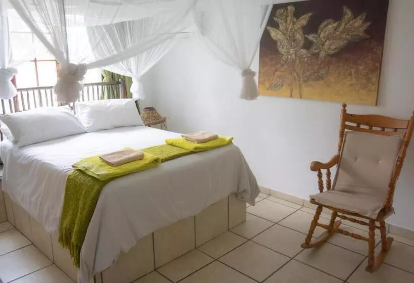 Majatalo C Mew Guest House