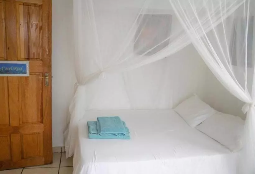 Majatalo C Mew Guest House