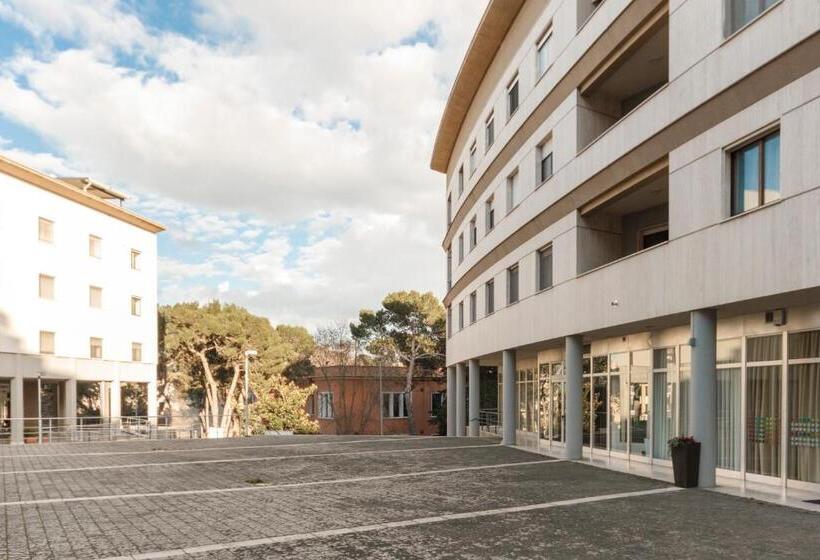 膳宿费 In Dies Affittacamere