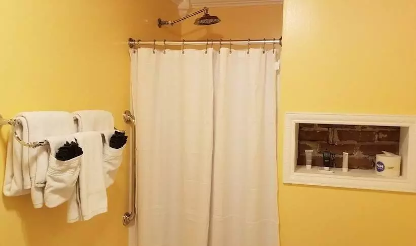 Aamiaismajoitus (B&B) Broad River Inn