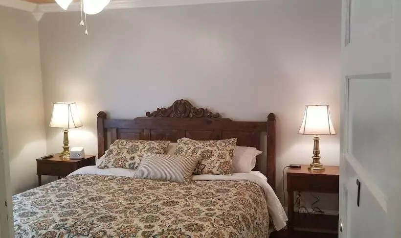 Aamiaismajoitus (B&B) Broad River Inn