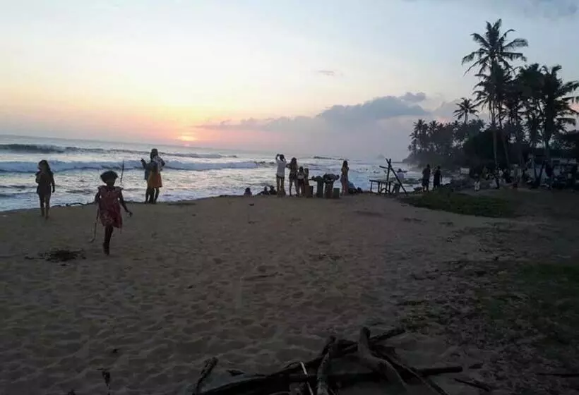 پانسیون Surfing Life