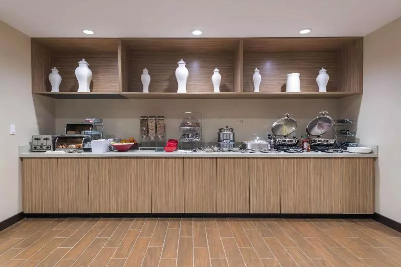 ホテル Towneplace Suites By Marriott Hays