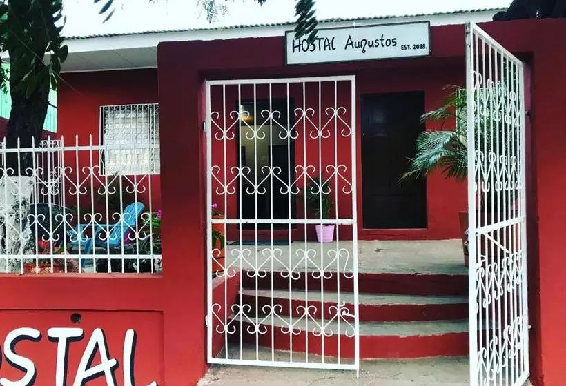 ペンション Hostal Augustos