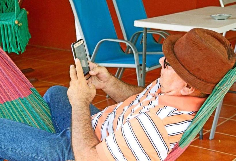 پانسیون Hostal Augustos