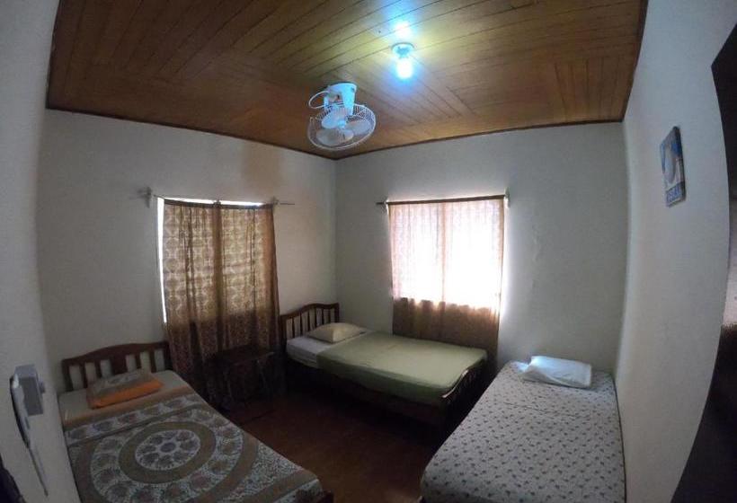 پانسیون Hostal Augustos