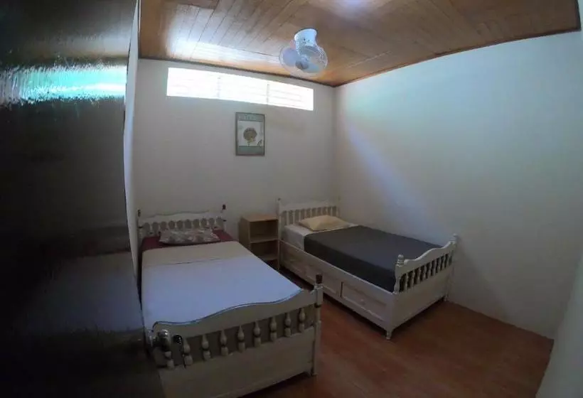 ペンション Hostal Augustos