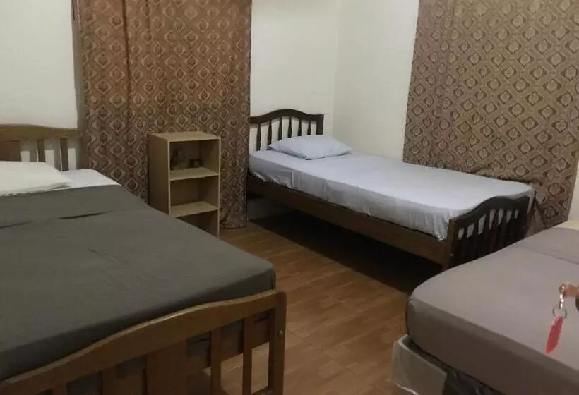 ペンション Hostal Augustos