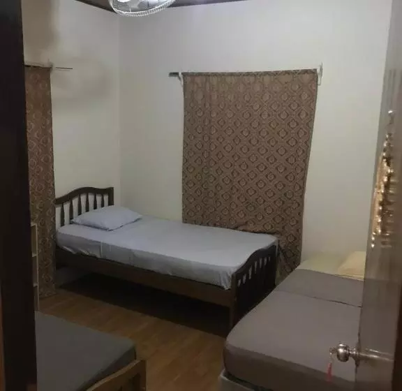 ペンション Hostal Augustos