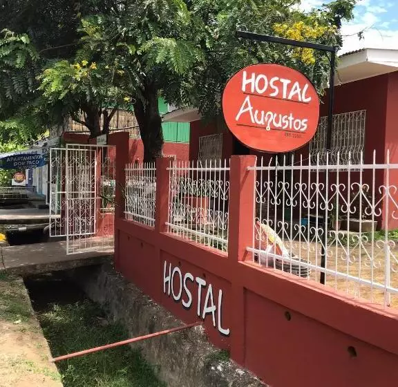 ペンション Hostal Augustos