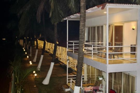 Arabian Sands Beach Resort