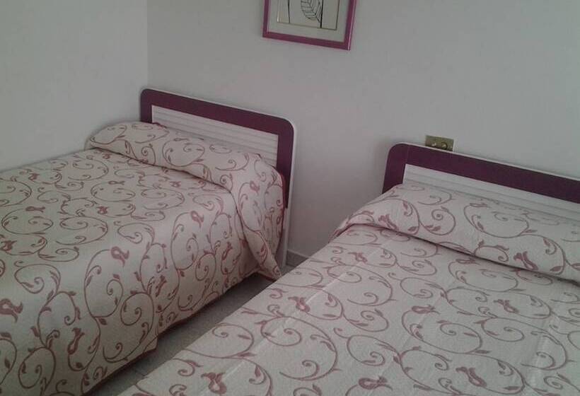 Пансион Hostal Restaurante Tanis