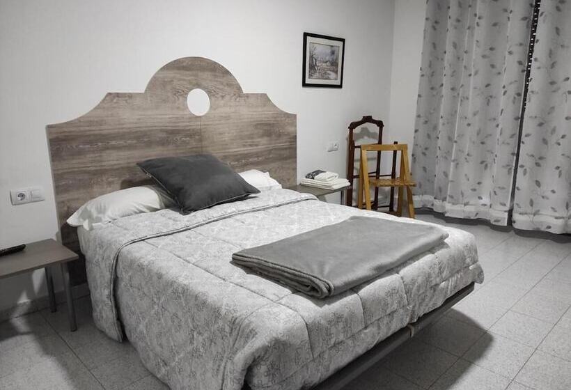 Пансион Hostal Restaurante Tanis