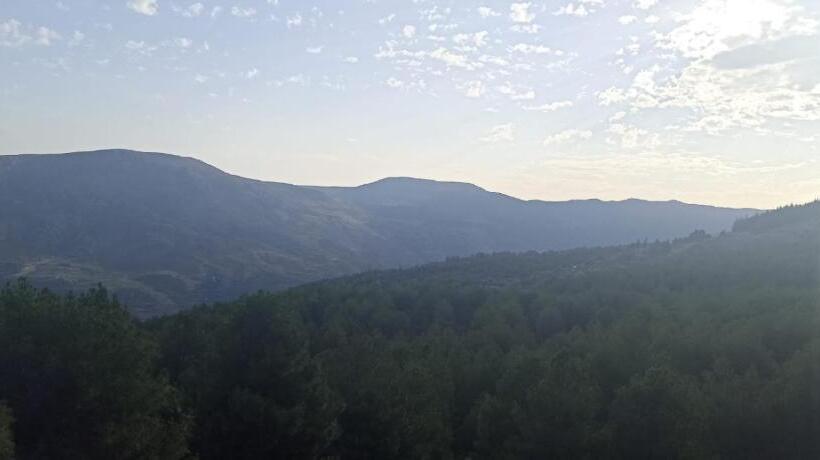 پانسیون Hostal El Desvío