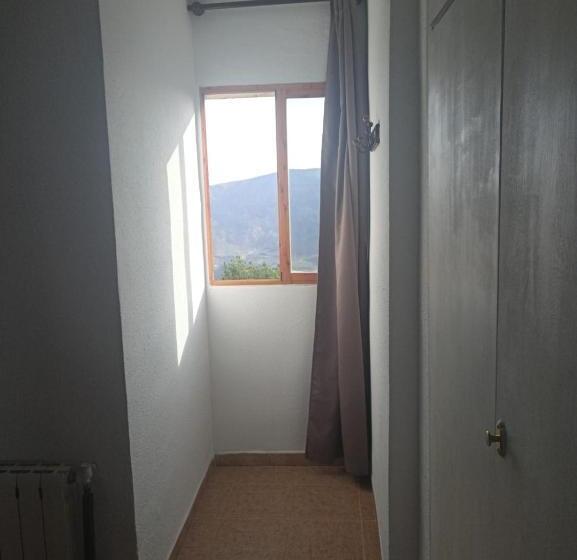 پانسیون Hostal El Desvío