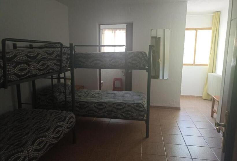 پانسیون Hostal El Desvío