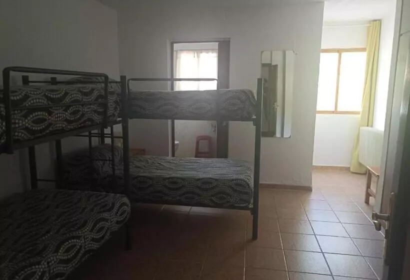 پانسیون Hostal El Desvío