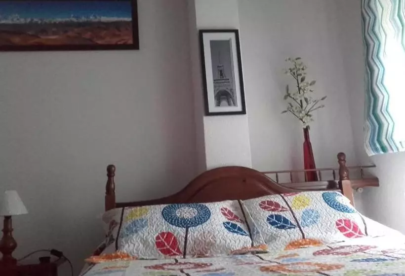 Pension Hostal Emiros
