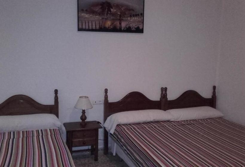 Пансион Hostal Emiros