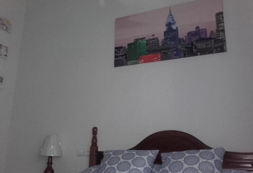 Пансион Hostal Emiros