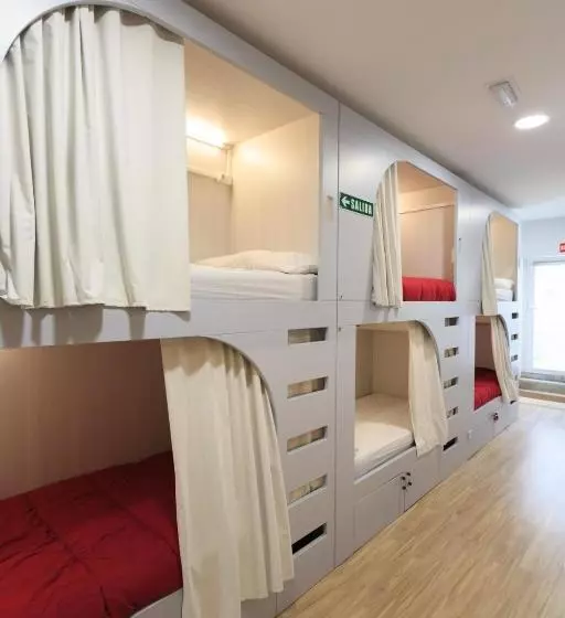 Albergue De Pamplona Iruñako