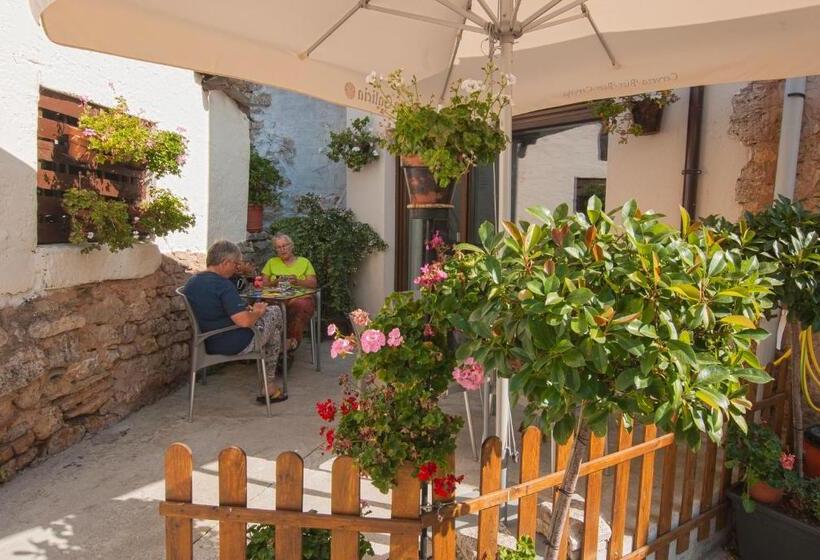 펜션 Hostal Bar Restaurante La Fuente