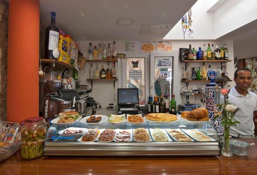 펜션 Hostal Bar Restaurante La Fuente
