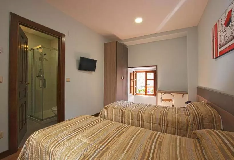 Majatalo Hostal Bar Restaurante La Fuente